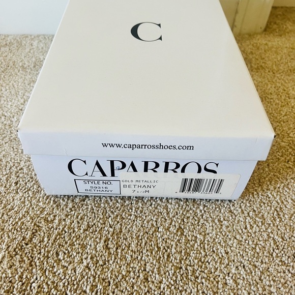 Gold Strappy Women's Caparross Bethany heels size 7.5 new with box - Picture 8 of 8